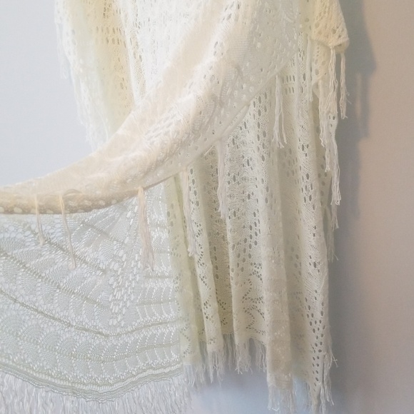 David and Young Pullover Shawl - Picture 3 of 6